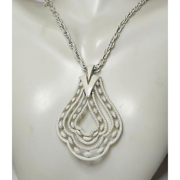 Trifari Metal necklace White enamel 24" + 2 1/2 - Picture 1 of 4